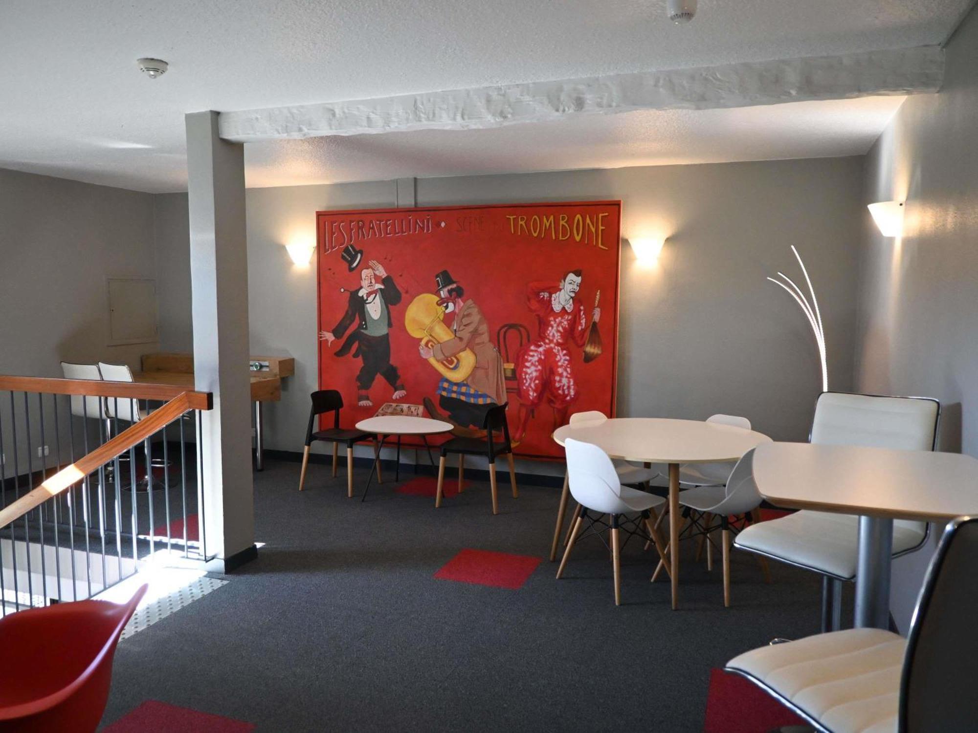Hotel Ibis Laval Le Relais D'Armor Changé Esterno foto