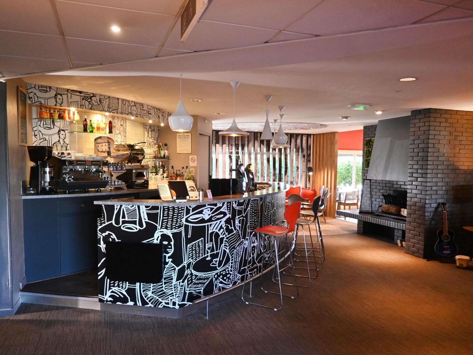 Hotel Ibis Laval Le Relais D'Armor Changé Esterno foto